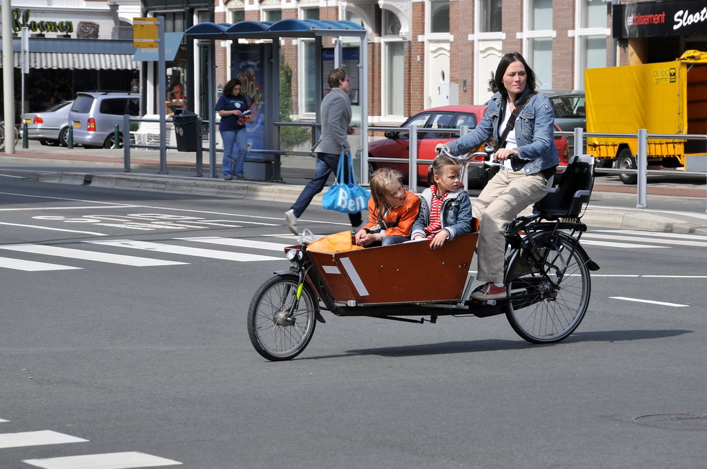 1 Bakfiets Wikimedia Facemepls
